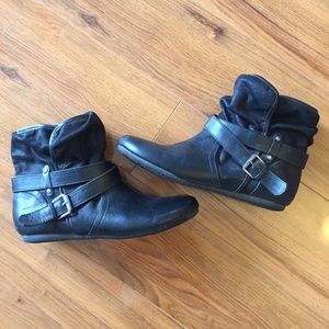 Report Shoes - Report Black Edolo Silver Buckle Ankle Boots - 8.5 Report Shoes - Report Black Edolo Silver Buckle Ankle Boots - 8.5